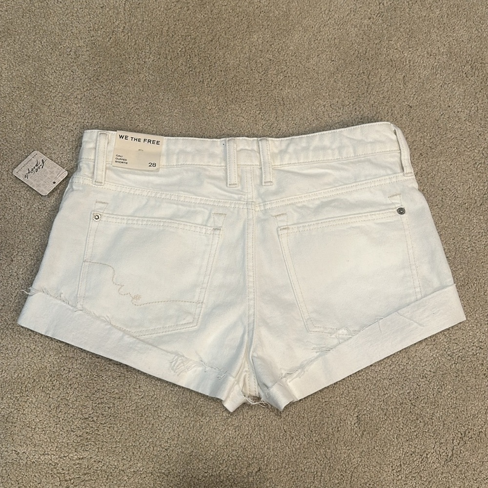 NWT! We The Free Cali Cuffed Shorties - Picture 5 of 9
